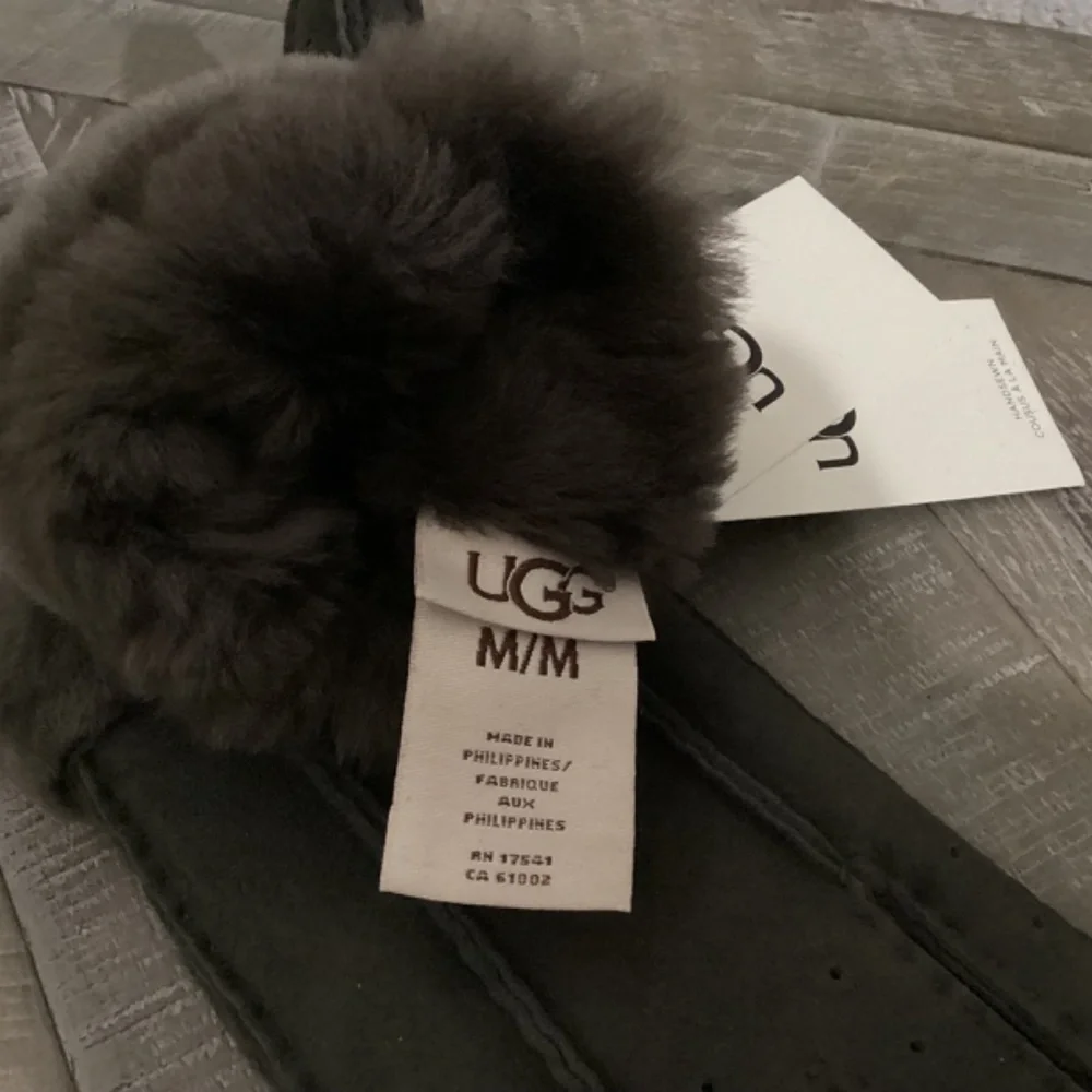 UGG Perforated Genuine Shearling Suede Gloves, size M